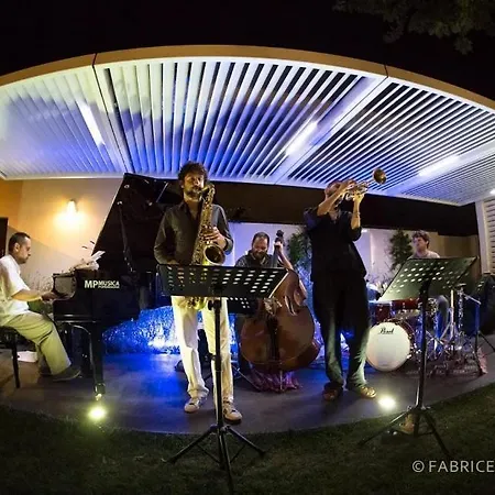 Ristolocanda Grani Di Pepe 3* Flaibano